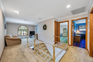 Beautiful Brookfield Colonial in Charter Oaks, 4 bedrooms, 2.5 - photo 21