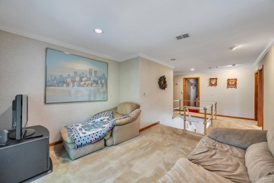 Beautiful Brookfield Colonial in Charter Oaks, 4 bedrooms, 2.5 - photo 23