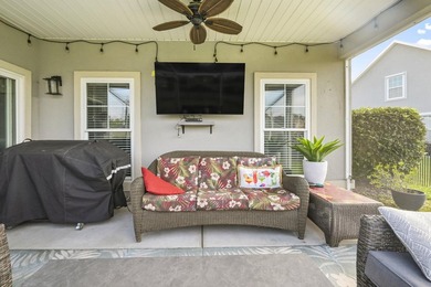Welcome to this beautifully maintained home in Arrowhead Grande - photo 26