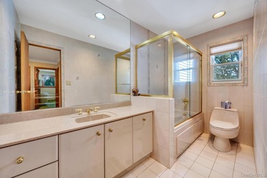 Beautiful Brookfield Colonial in Charter Oaks, 4 bedrooms, 2.5 - photo 29