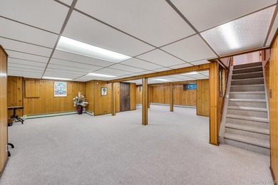 Beautiful Brookfield Colonial in Charter Oaks, 4 bedrooms, 2.5 - photo 36