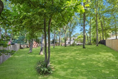 Beautiful Brookfield Colonial in Charter Oaks, 4 bedrooms, 2.5 - photo 45