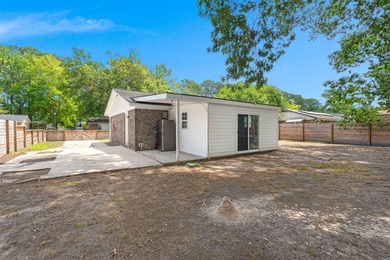 Welcome home to 313 Dorchester Manor Boulevard. This - photo 21