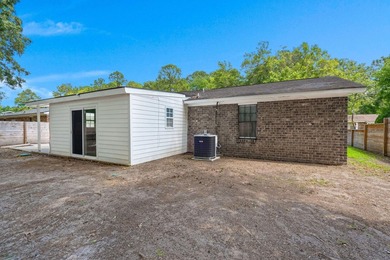 Welcome home to 313 Dorchester Manor Boulevard. This - photo 22