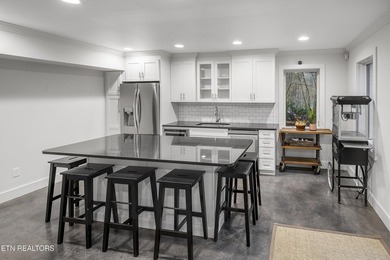 Elegant all-brick residence located in Mill Ridge off Lyons Bend - photo 32