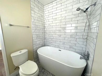 Prime Investment Opportunity in Long Beach! This fully - photo 12