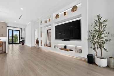 A contemporary, elegantly designed 4,715 sq ft, 4 BR, 5.5 BA - photo 27