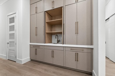 A contemporary, elegantly designed 4,715 sq ft, 4 BR, 5.5 BA - photo 28