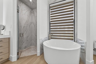 A contemporary, elegantly designed 4,715 sq ft, 4 BR, 5.5 BA - photo 33