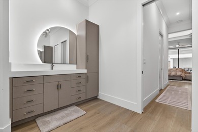 A contemporary, elegantly designed 4,715 sq ft, 4 BR, 5.5 BA - photo 34