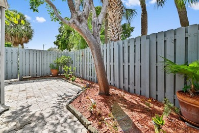 Corner unit villa features 2 bed, 2 bath, large den (could be a - photo 5