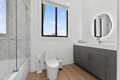 A contemporary, elegantly designed 4,715 sq ft, 4 BR, 5.5 BA - photo 37