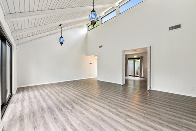Corner unit villa features 2 bed, 2 bath, large den (could be a - photo 10