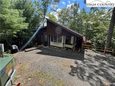 Land Harbors Lake Home For Sale in Newland North Carolina