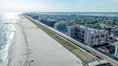 Luxury Beachfront Building with 2 Bedroom, 2 Bath and INCREDIBLE - photo 16