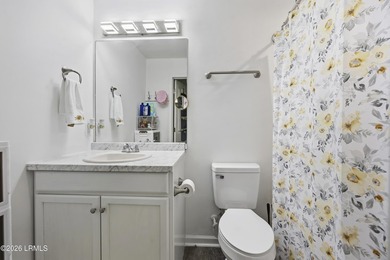 1 bedroom 1 bath 3rd floor Condo with a small storage unit. You - photo 17
