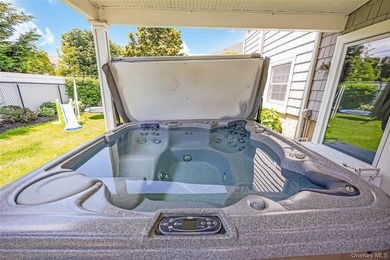 Welcome to Nassau Shores in Massapequa! This beautifully - photo 22