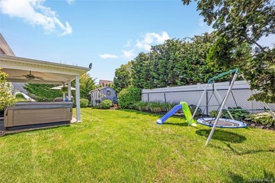 Welcome to Nassau Shores in Massapequa! This beautifully - photo 24