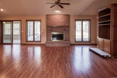 1 STORY HOME ON A LARGE CORNER LOT, WELL KEPT WITH NEW CARPET IN - photo 25