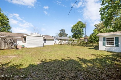 Welcome to a beautifully renovated 4-bedroom, 2-bath residence - photo 25