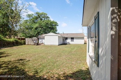 Welcome to a beautifully renovated 4-bedroom, 2-bath residence - photo 27
