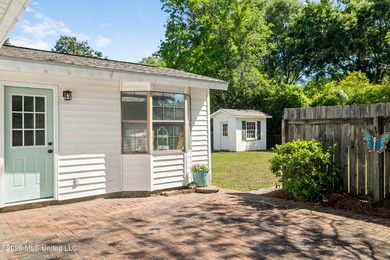 Welcome to a beautifully renovated 4-bedroom, 2-bath residence - photo 30
