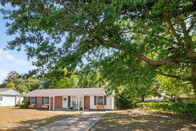 Welcome to a beautifully renovated 4-bedroom, 2-bath residence - photo 32