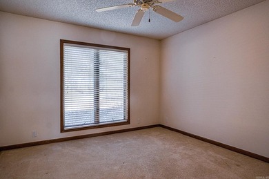 1 STORY HOME ON A LARGE CORNER LOT, WELL KEPT WITH NEW CARPET IN - photo 33