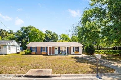 Welcome to a beautifully renovated 4-bedroom, 2-bath residence - photo 33