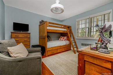 Welcome to Nassau Shores in Massapequa! This beautifully - photo 33
