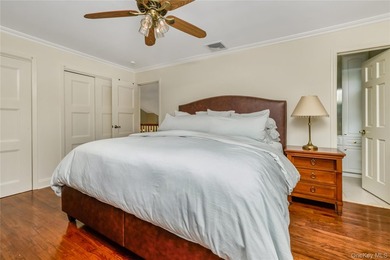 Welcome to Nassau Shores in Massapequa! This beautifully - photo 35