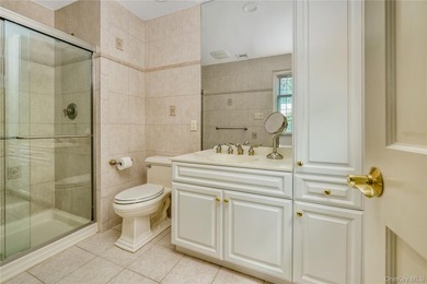 Welcome to Nassau Shores in Massapequa! This beautifully - photo 36