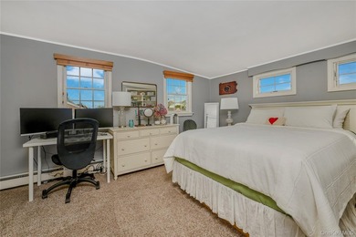 Welcome to Nassau Shores in Massapequa! This beautifully - photo 37