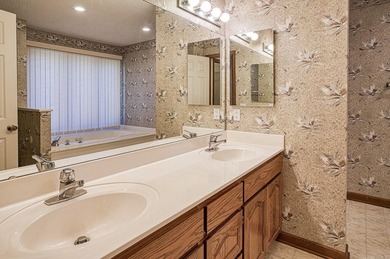1 STORY HOME ON A LARGE CORNER LOT, WELL KEPT WITH NEW CARPET IN - photo 38