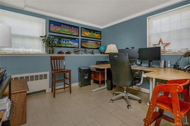 Welcome to Nassau Shores in Massapequa! This beautifully - photo 39