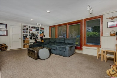 Welcome to Nassau Shores in Massapequa! This beautifully - photo 40
