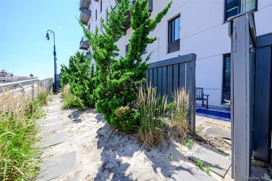 Luxury Beachfront Building with 2 Bedroom, 2 Bath and INCREDIBLE - photo 41