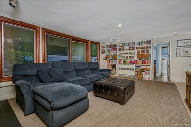 Welcome to Nassau Shores in Massapequa! This beautifully - photo 42