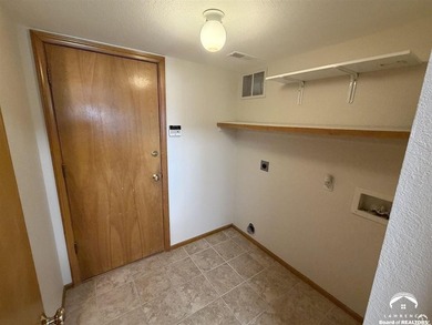 Price reduction on this beautiful townhouse. Recently updated - photo 14