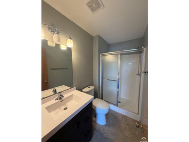 Price reduction on this beautiful townhouse. Recently updated - photo 15