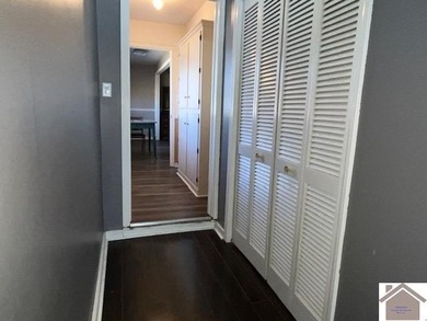 Charming 4-bedroom home! Corner lot, very spacious, large - photo 22