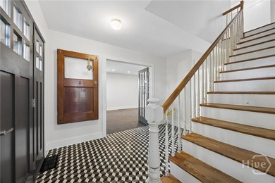 Some properties have a yard. This one has an ESTATE. Tucked on 2 - photo 8