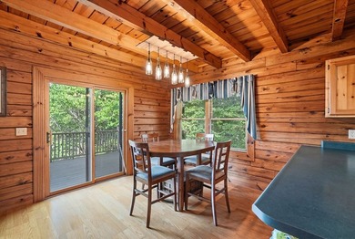 Beautiful log home overlooking the breathtaking waters of Dale - photo 11