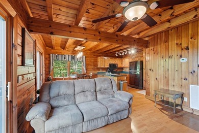 Beautiful log home overlooking the breathtaking waters of Dale - photo 17