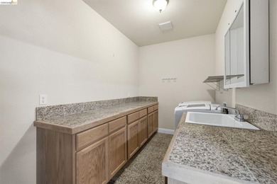 Welcome to 20686 Crest Pine Easement. Well- maintained, fully - photo 23