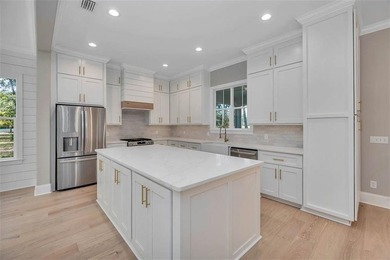 A new construction, beautiful custom home, in the Sanctuary Cove - photo 9