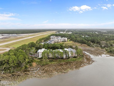 Fourth-floor waterfront condo offering Intracoastal Waterway and
