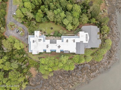 Fourth-floor waterfront condo offering Intracoastal Waterway and