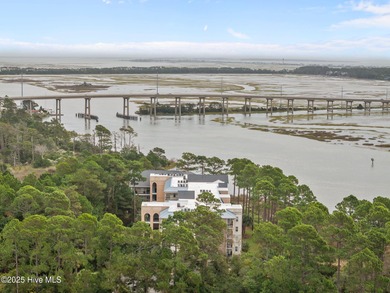 Fourth-floor waterfront condo offering Intracoastal Waterway and