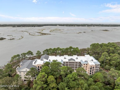 Fourth-floor waterfront condo offering Intracoastal Waterway and